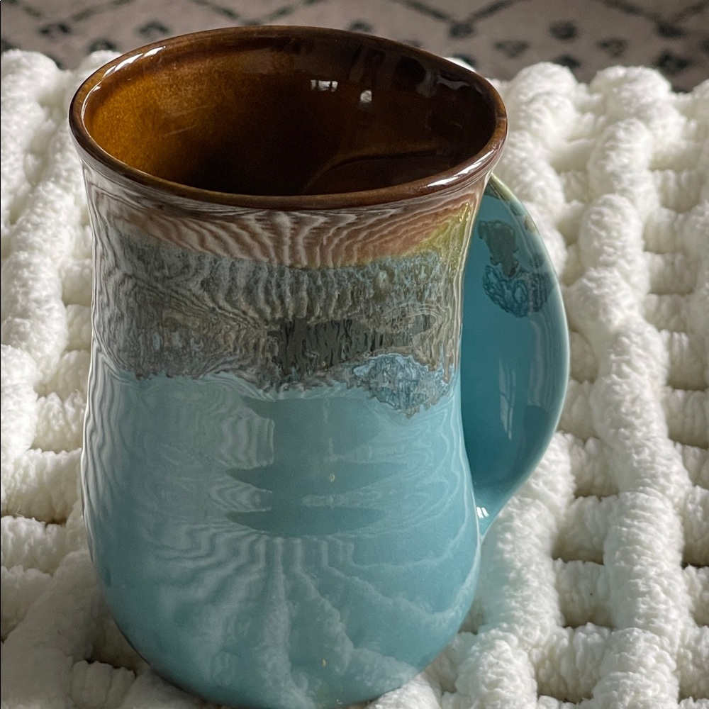Neher 2015 Hand warming coffee mug. 4 in tall,Stunning earth tones. No flaws.